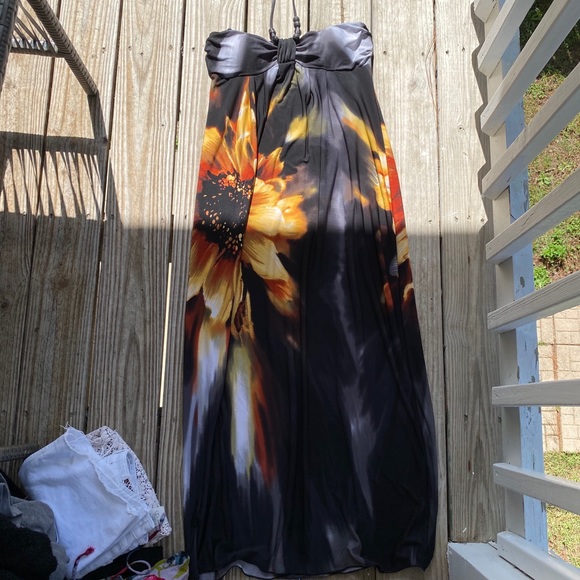 Dress - Picture 2 of 3